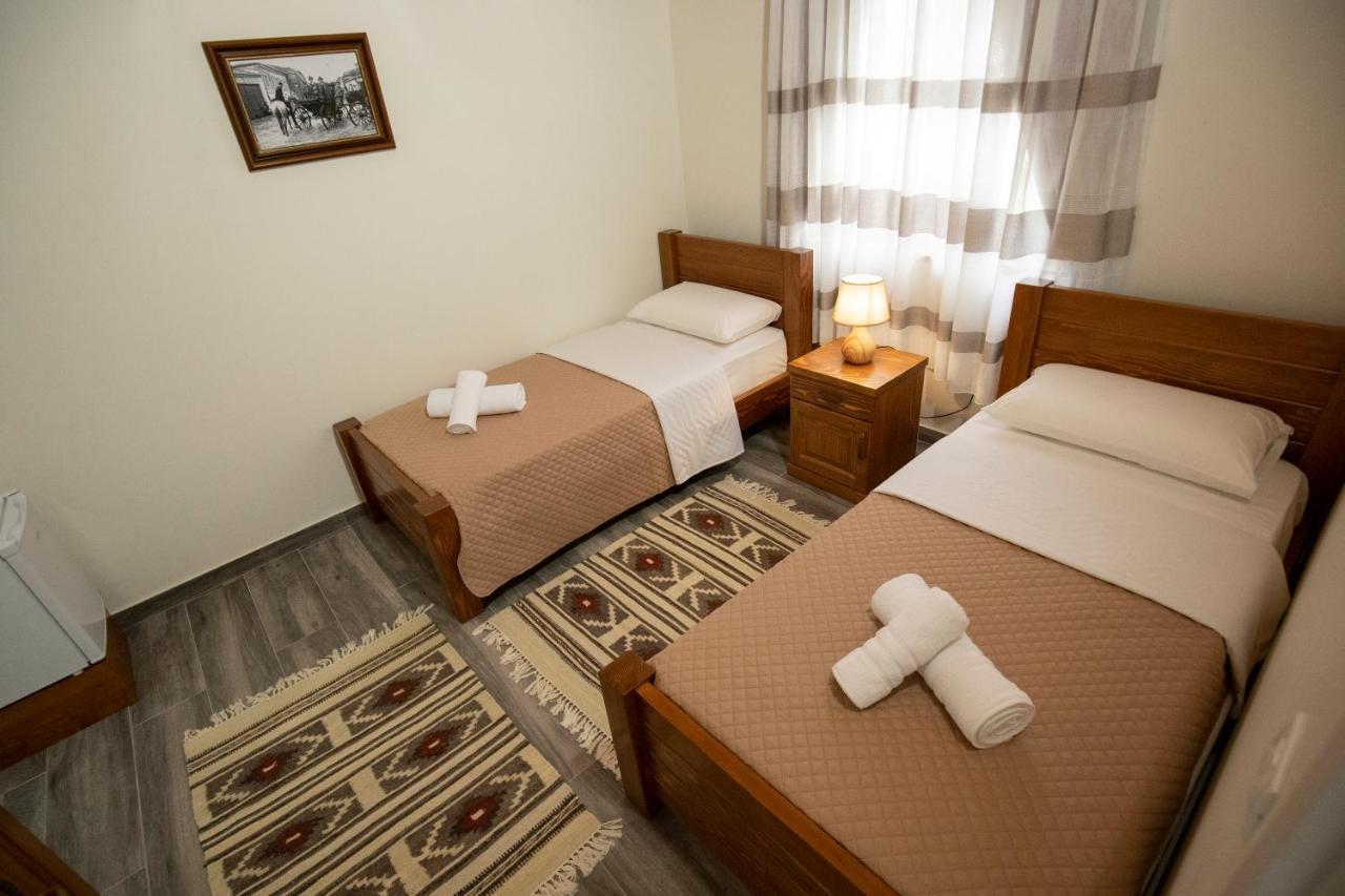 Xhuli Guesthouse Shkodër Екстериор снимка