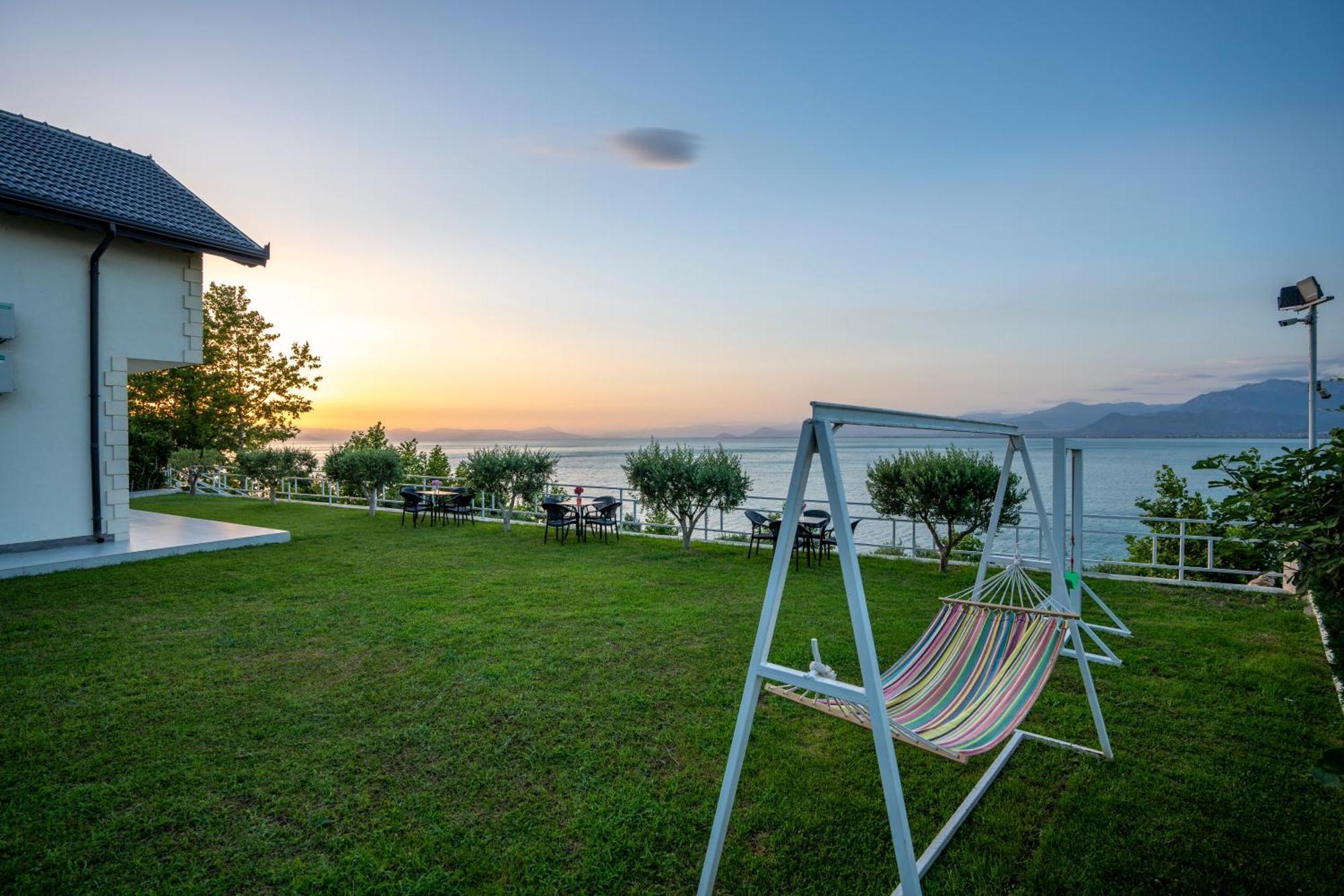 Xhuli Guesthouse Shkodër Екстериор снимка