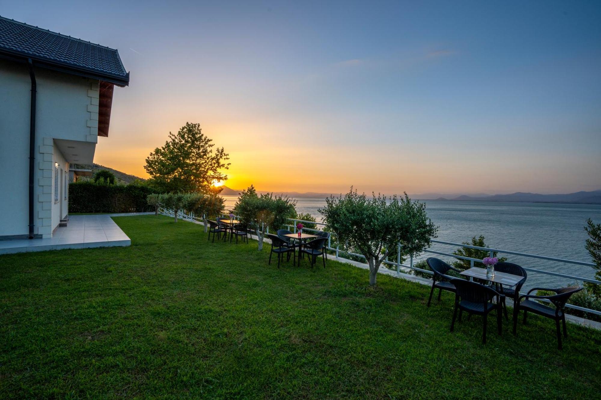 Xhuli Guesthouse Shkodër Екстериор снимка