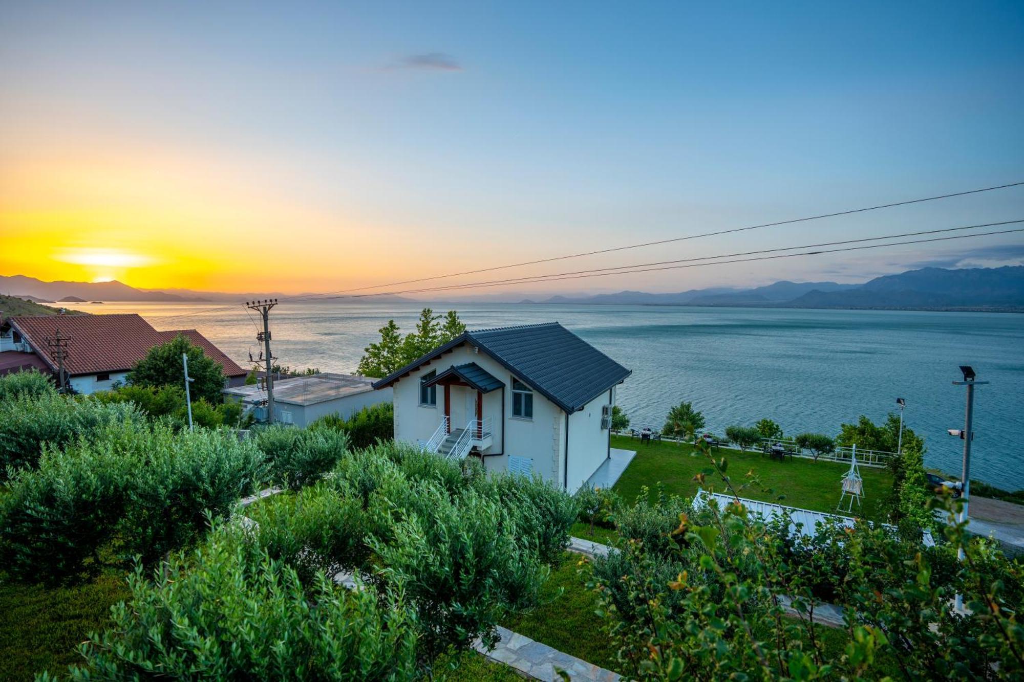 Xhuli Guesthouse Shkodër Екстериор снимка